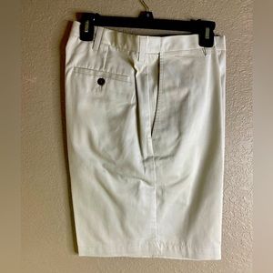 Haggar mens khakis shorts size 32